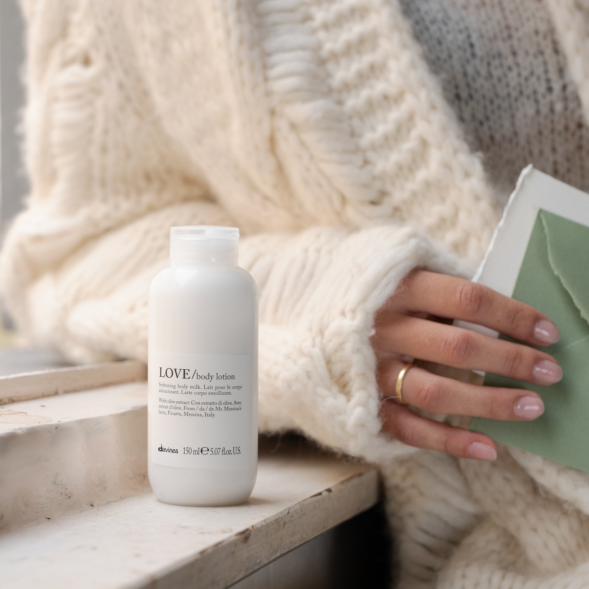 75666-LOVE-BODY LOTION-150ml-DAVINES-2.jpg