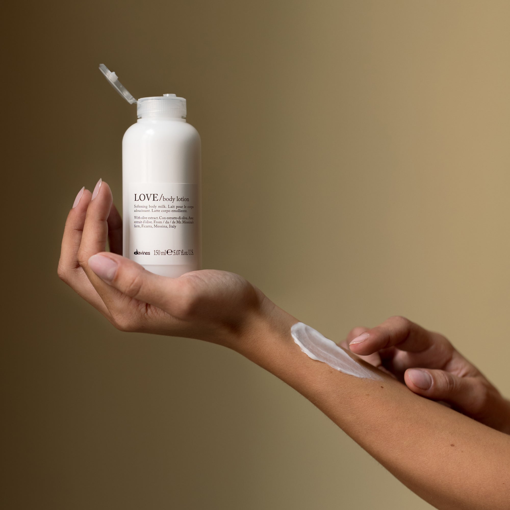 75666-LOVE-BODY LOTION-150ml-DAVINES-3.jpg