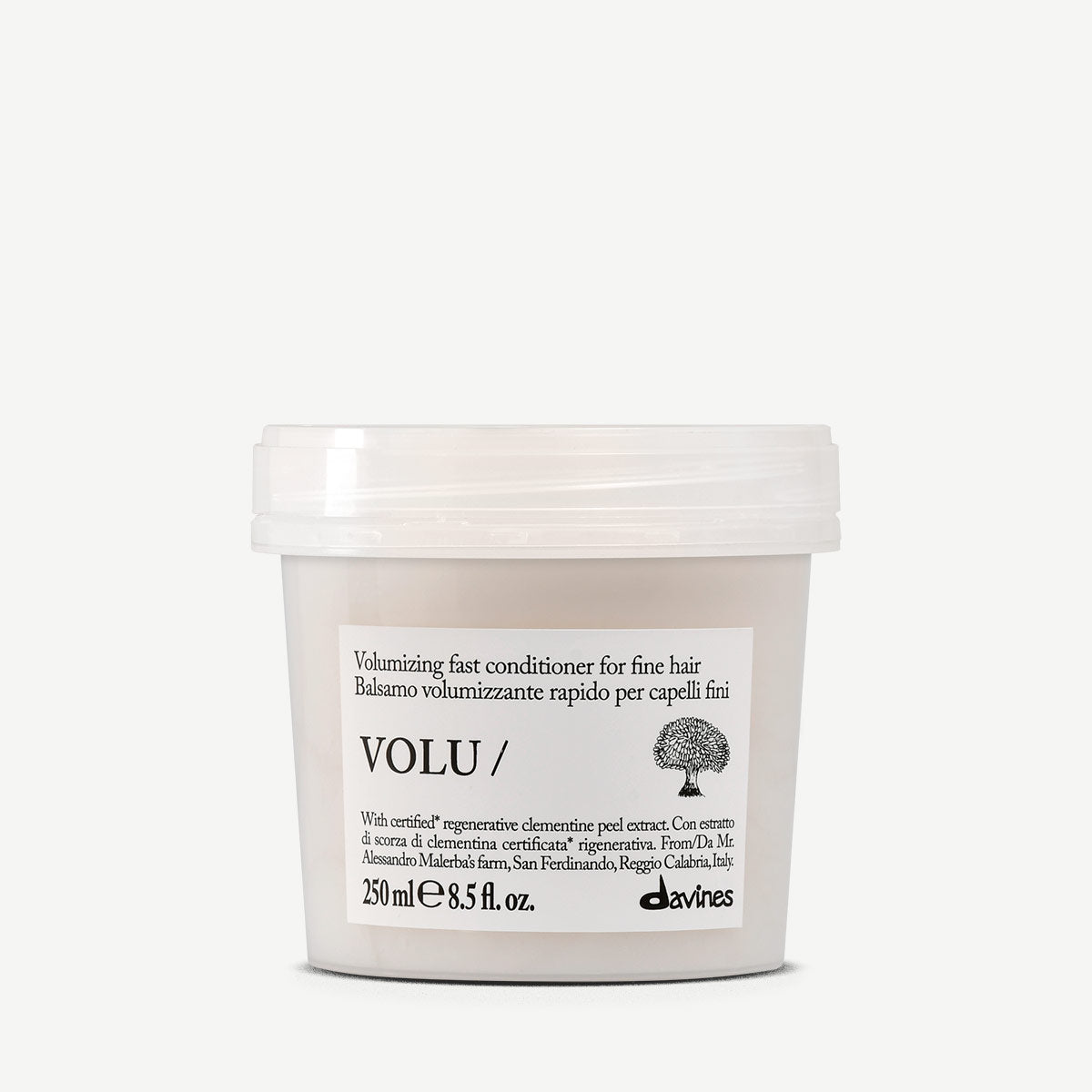 Davines France VOLU Conditioner - Cet après-shampoing volumateur sublime les cheveux fins grâce à sa formule légère qui apporte corps et densité, pour une chevelure naturellement aérienne