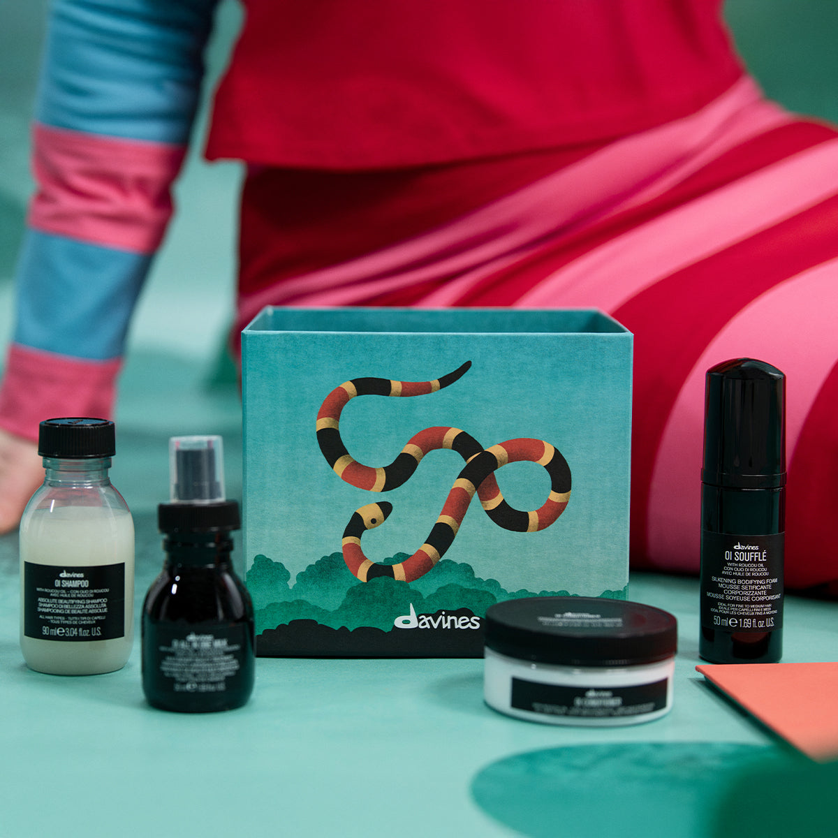 Davines France Coffret Découverte OI - Format voyage pour une brillance immédiate et une douceur extrême — le cadeau idéal à offrir ou à emporter partout