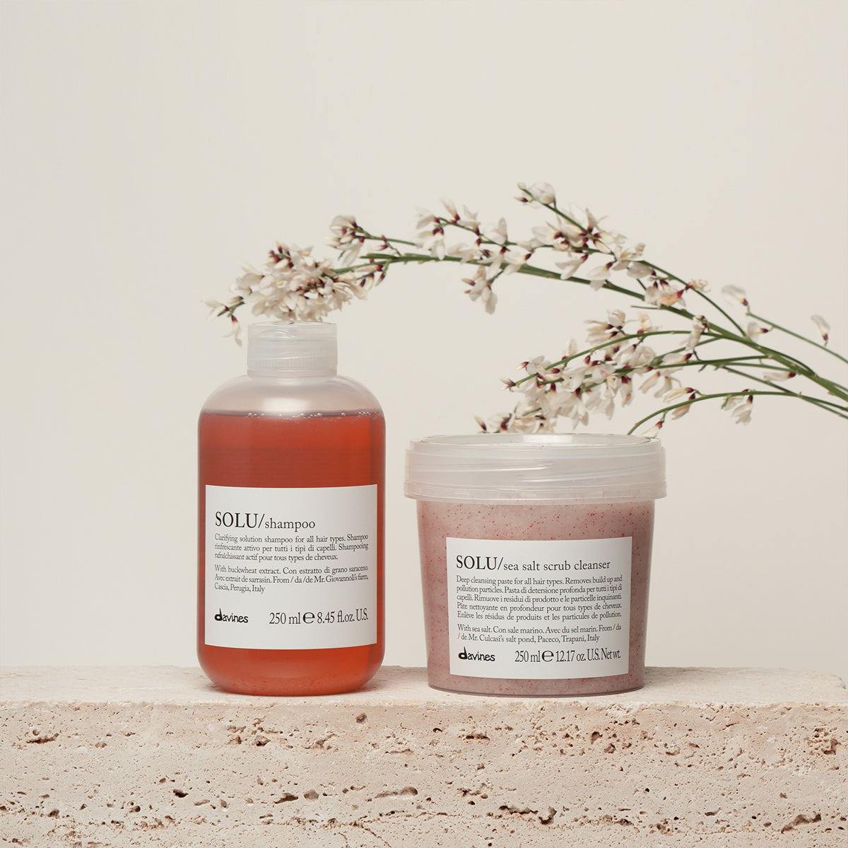Translation missing: fr.products.general.vendor: ESSENTIAL HAIRCARE SOLU Sea Salt Scrub Cleanser <p>Shampoing exfoliant au sel marin pour le cuir chevelu et les cheveux sans volume.</p>
 Translation missing: fr.products.product.image_type.consistency-2
