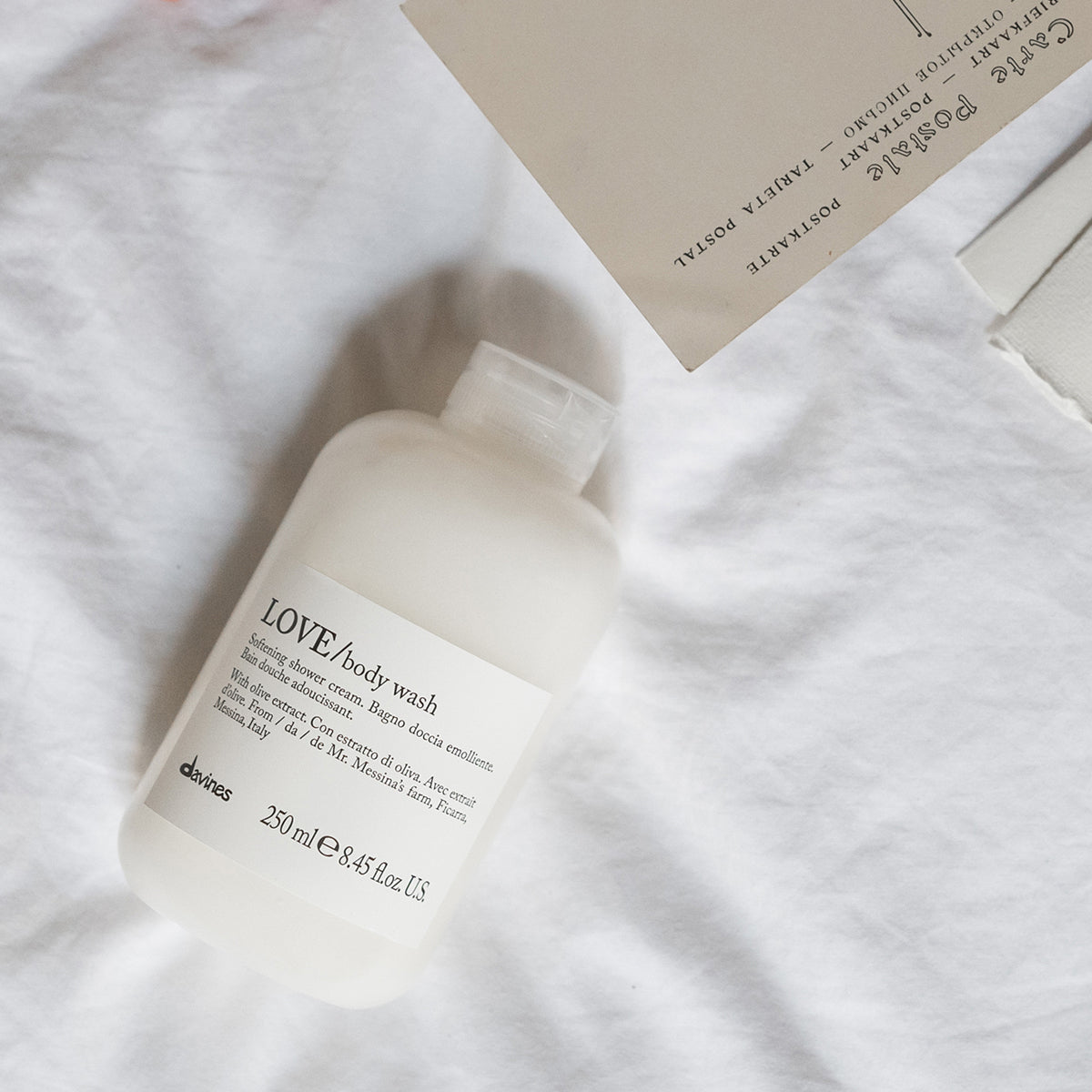 Translation missing: fr.products.general.vendor: MERCHANDISING LOVE Body Wash <p>Gel douche adoucissant</p>
-100x.jpg?v=1756732369
