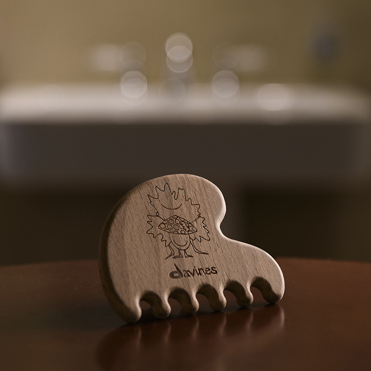 
Davines France Gua Sha en bois - Gua Sha massant pour le cuir chevelu et le visage