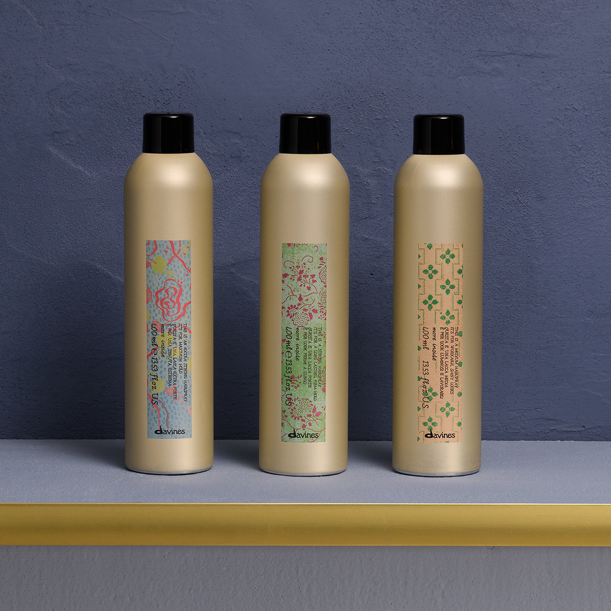 Translation missing: fr.products.general.vendor: MORE INSIDE This is a Medium Hair Spray  Laque anti-humidité à fixation moyenne pour des résultats souples et brillants. -100x.jpg?v=1751451062
